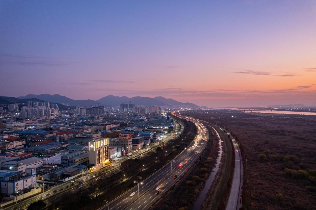 Ariel Hotel Busan Esterno foto