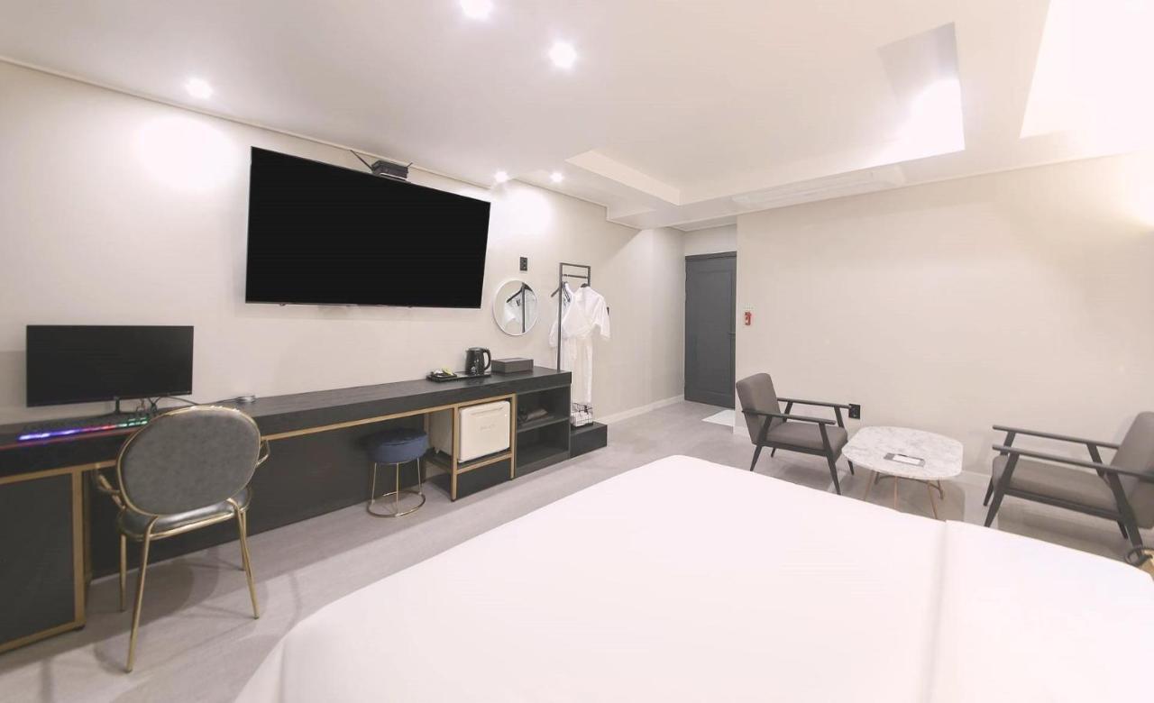 Ariel Hotel Busan Esterno foto